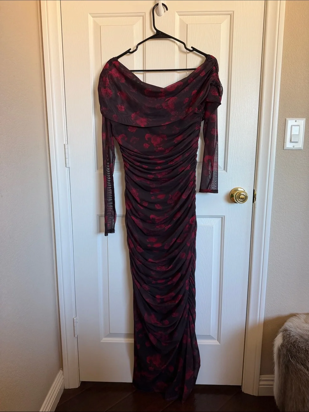 Abercrombie & Fitch Burgundy Floral Ruched Off-Shoulder Long Sleeve Maxi Dress